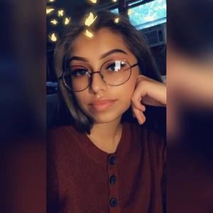 Meet your Posher, Daniela